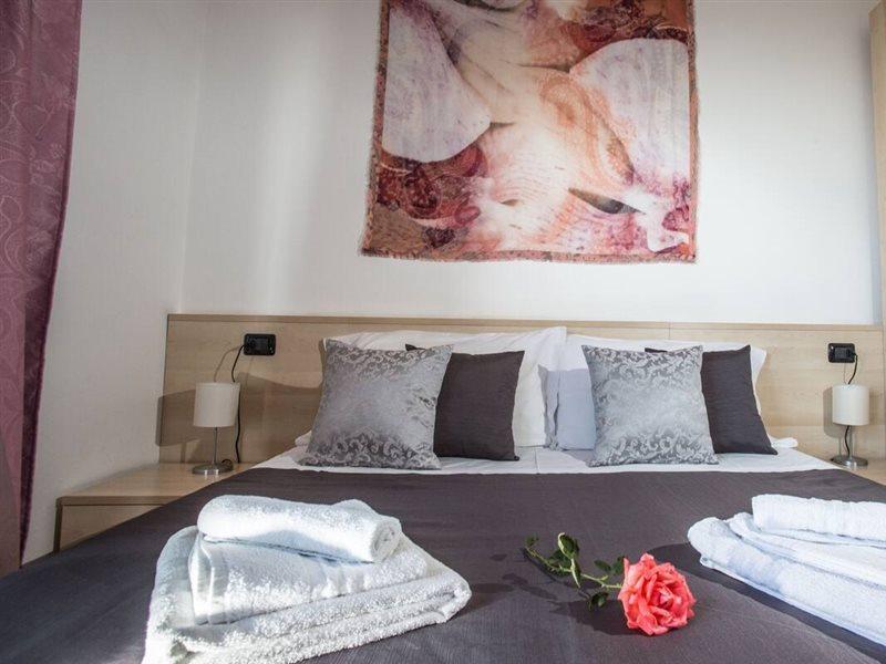 Hotel Vista Lago Brunate Bagian luar foto
