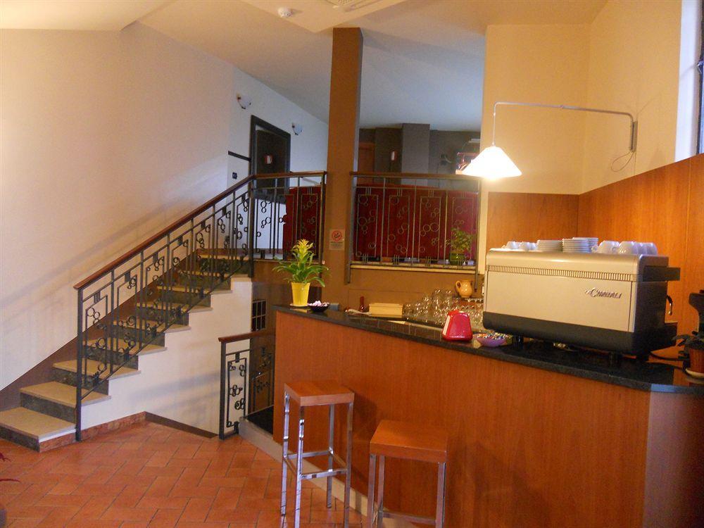 Hotel Vista Lago Brunate Bagian luar foto