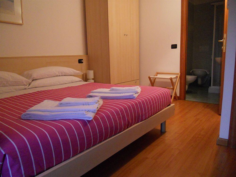 Hotel Vista Lago Brunate Bagian luar foto
