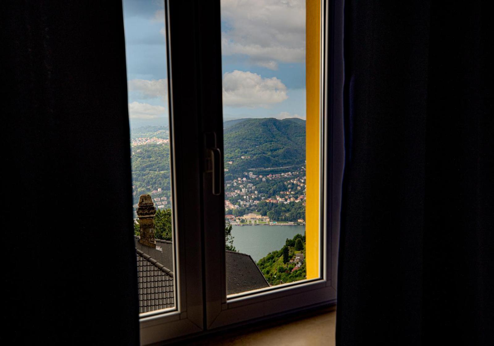 Hotel Vista Lago Brunate Bagian luar foto