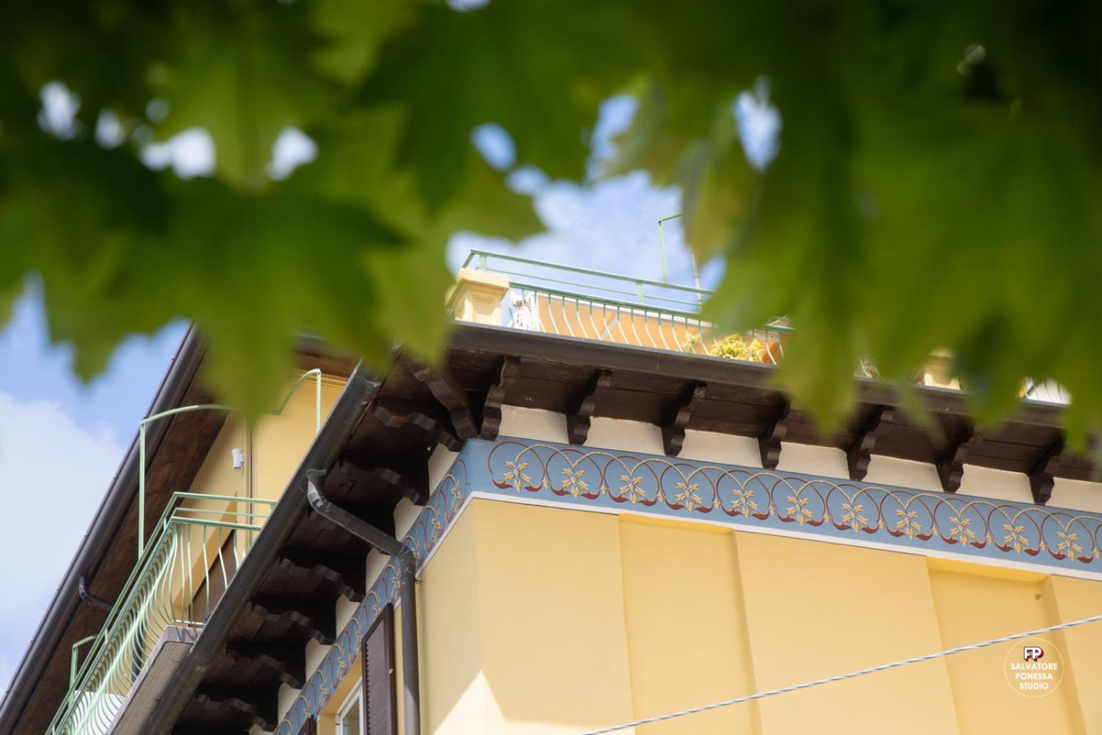 Hotel Vista Lago Brunate Bagian luar foto