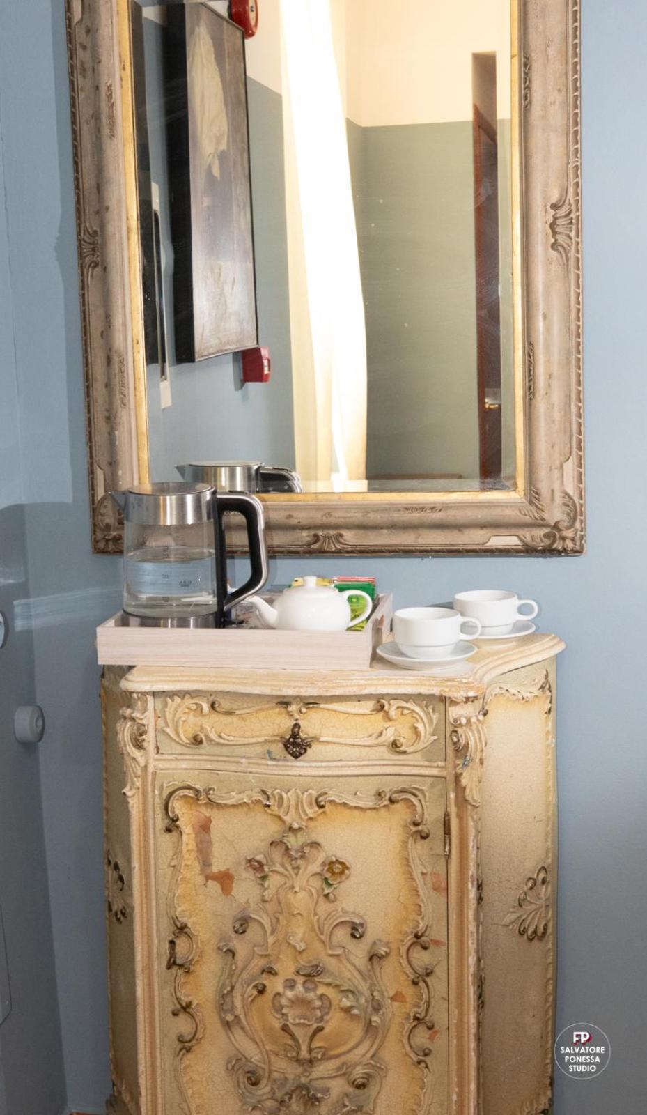 Hotel Vista Lago Brunate Bagian luar foto