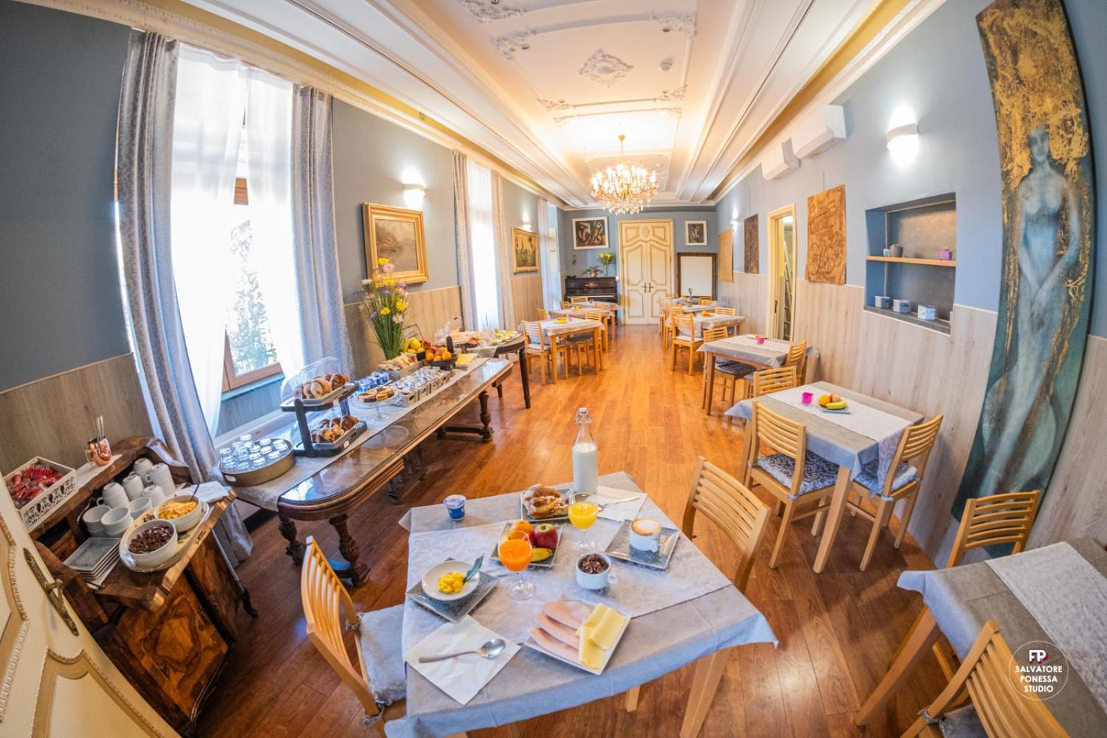 Hotel Vista Lago Brunate Bagian luar foto