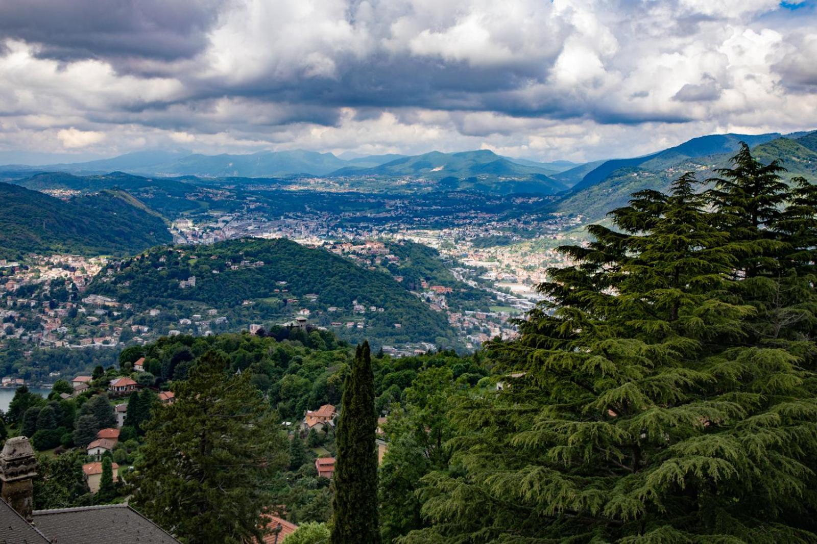 Hotel Vista Lago Brunate Bagian luar foto