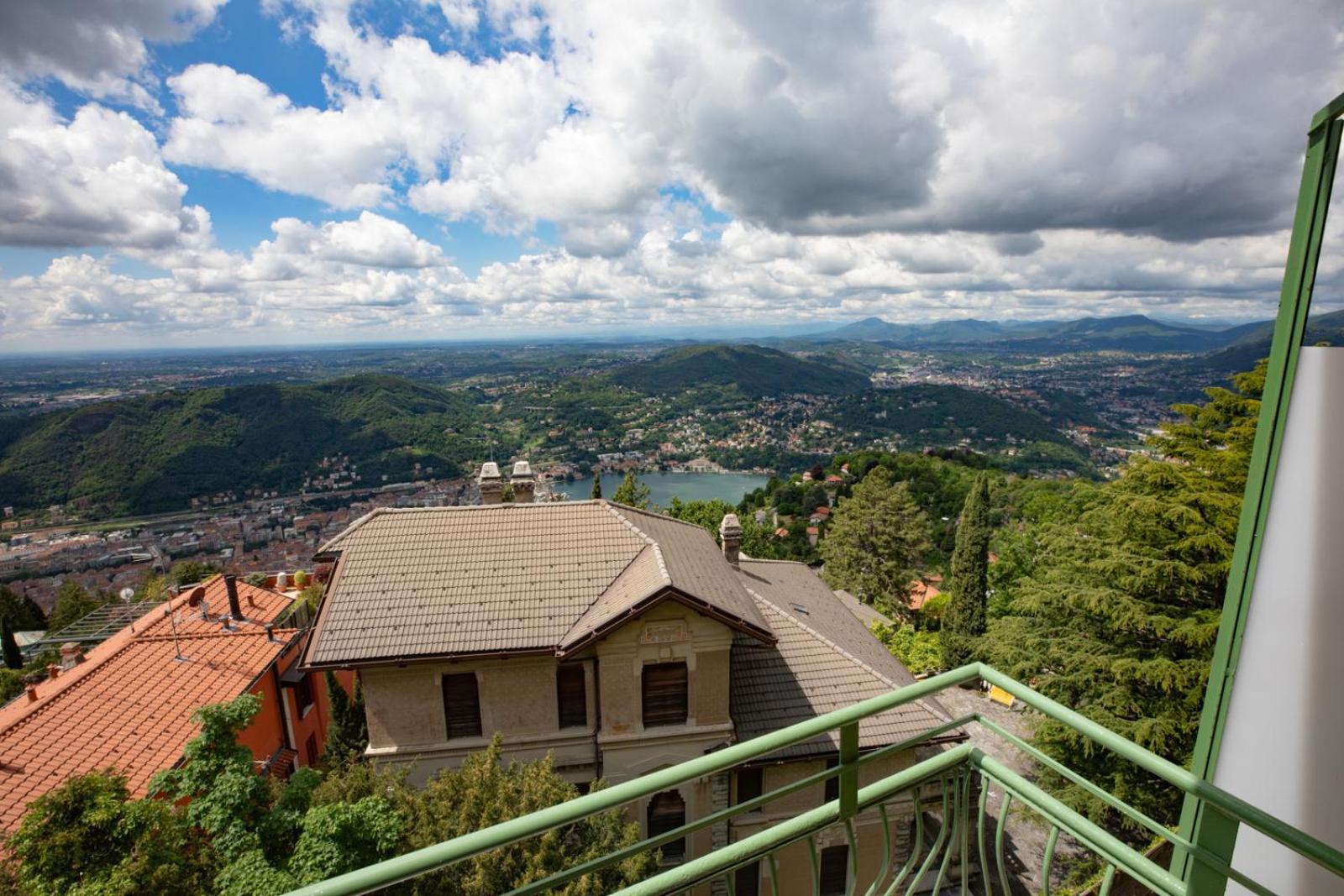 Hotel Vista Lago Brunate Bagian luar foto