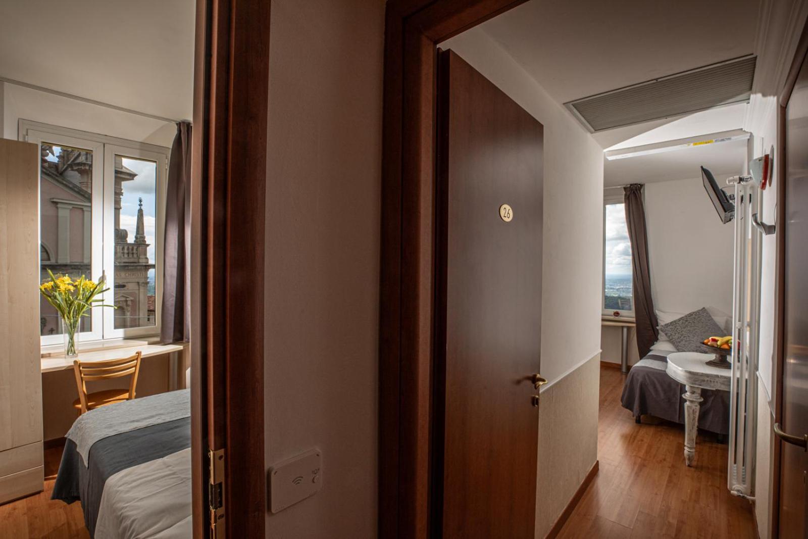 Hotel Vista Lago Brunate Bagian luar foto