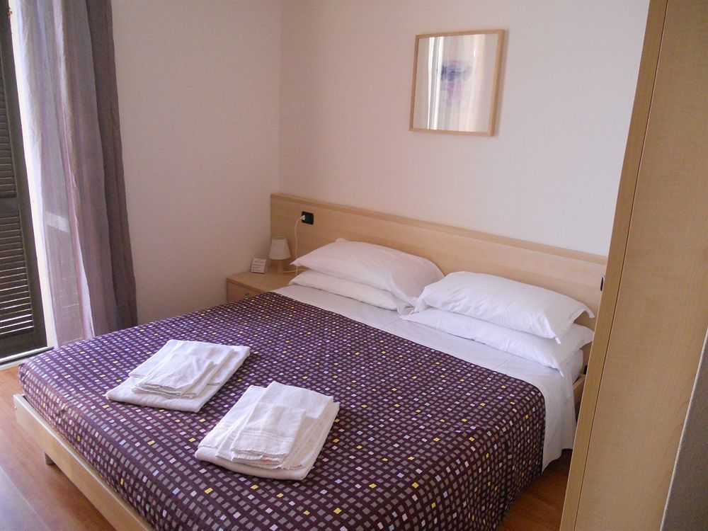 Hotel Vista Lago Brunate Bagian luar foto
